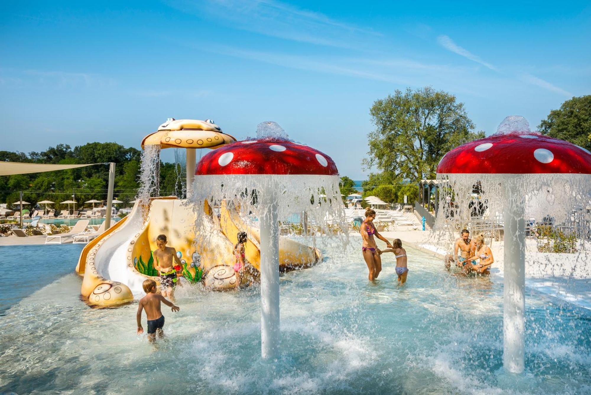 Aminess Planet Camping Maravea Resort - Pitches Новиград Экстерьер фото