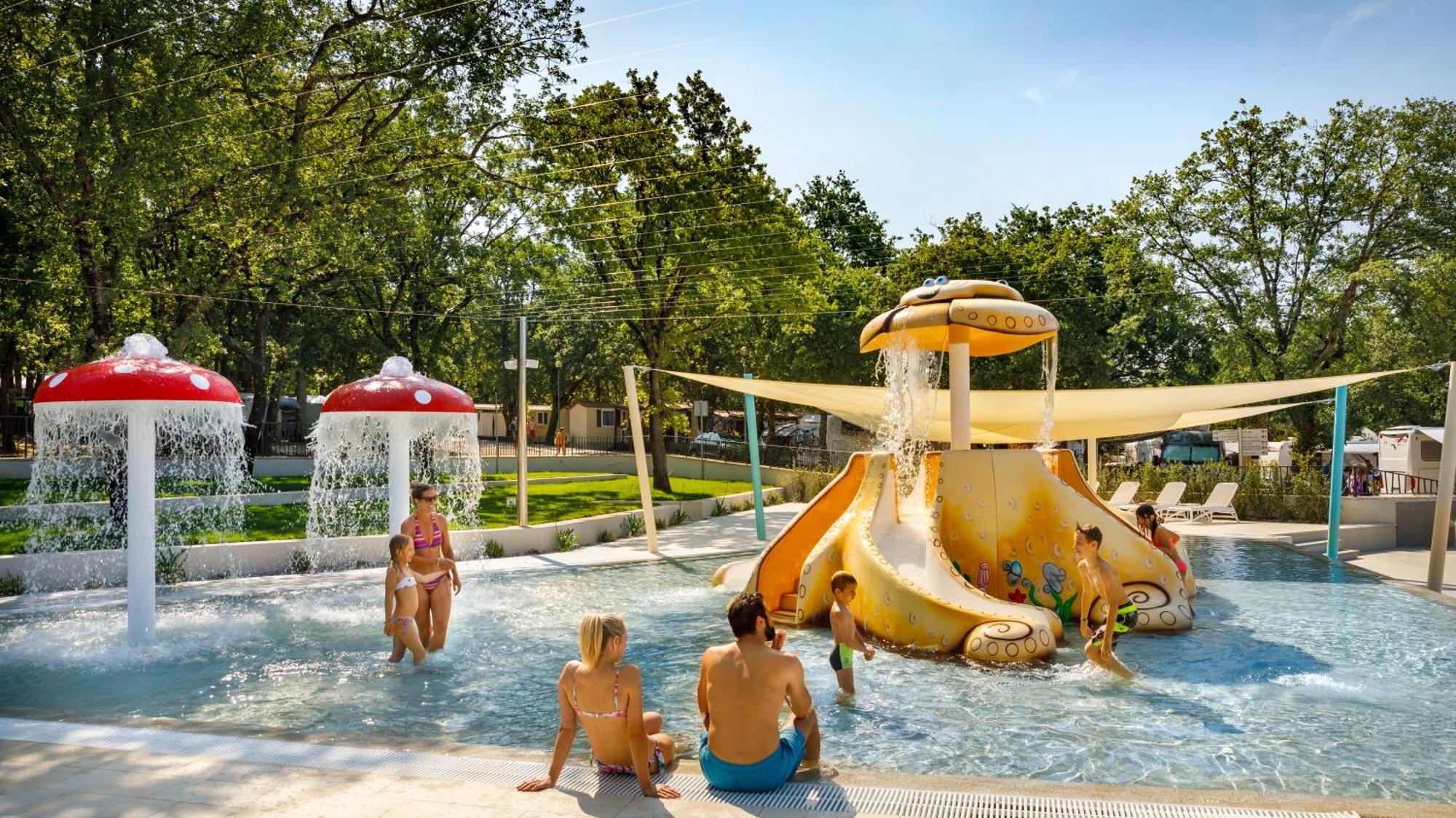 Aminess Planet Camping Maravea Resort - Pitches Новиград Экстерьер фото