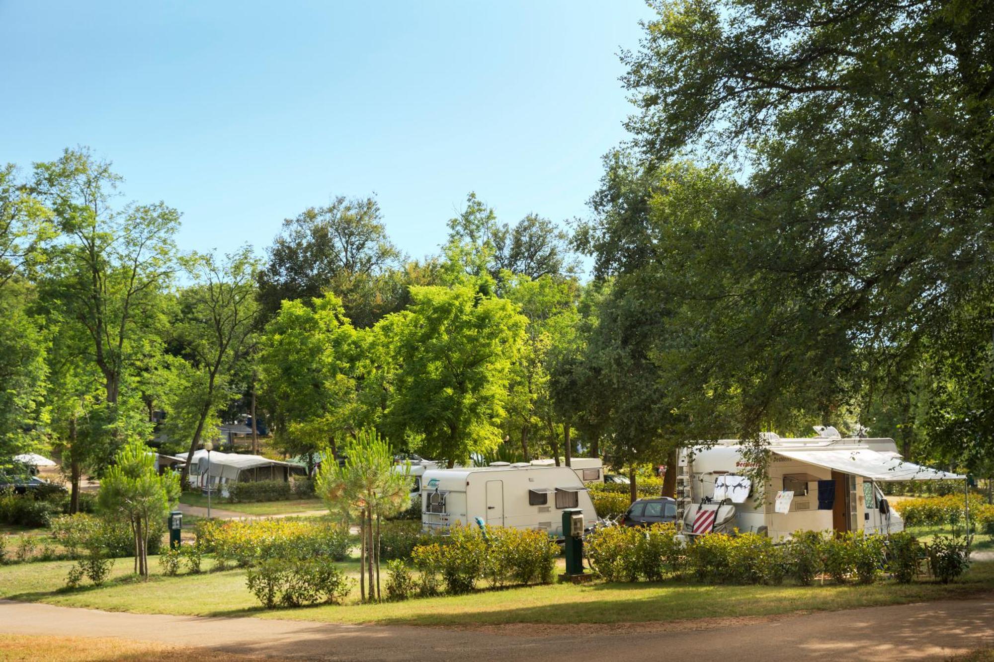 Aminess Planet Camping Maravea Resort - Pitches Новиград Экстерьер фото